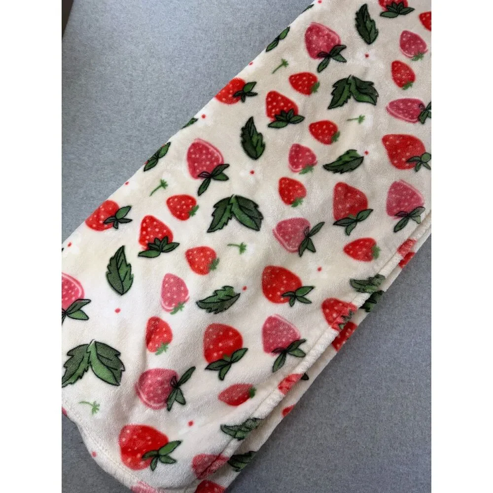 Strawberry Print Plush Throw Blanket 50x60 Soft Fleece White Pink Red